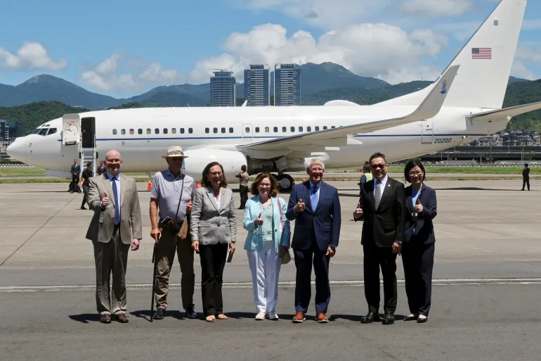 US Senators Visit Taiwan Amid Rising China Tensions