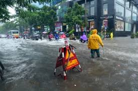 Typhoon Kajiki Kills Three and Damages Thousands of Homes in Vietnam