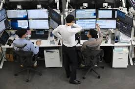 Oil Prices Surge, Global Stocks Slide as Iran Conflict Disrupts Energy Supply